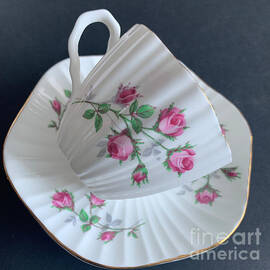 English Tea Cup by Luther Fine Art