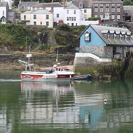 Entering the Harbour by Michaela Perryman