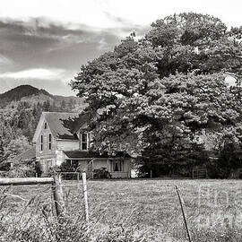 Farm House - Black And White by Beautiful Oregon