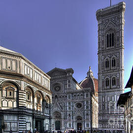 Piazza del Duomo - Firenze - Italy by Paolo Signorini
