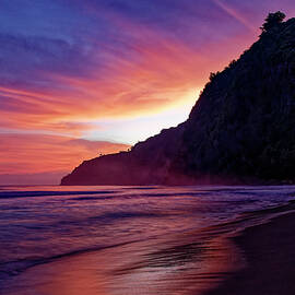 Glorious Hawaiian Sunrise by Heidi Fickinger