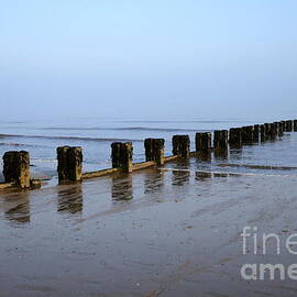 Groyne at North beach, Bridlington by Paul Boizot