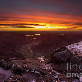 Harrison Stickle summit winter sunrise by Gavin Dronfield
