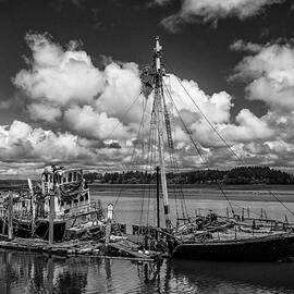 Hero ship in BW by Mike Penney