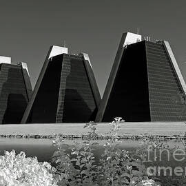 Indianapolis Pyramids Infra-red 02