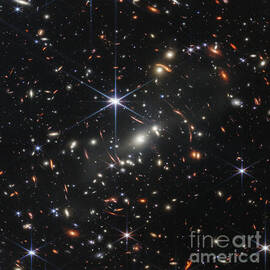 JAMES WEBB SPACE TELESCOPE FIRST DEEP FIELD, GALAXY CLUSTER SMACS 0723 by NASA