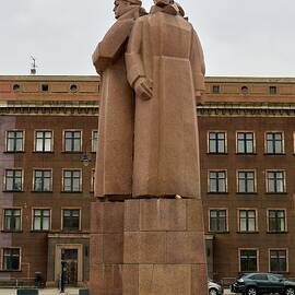 Latvian riflemen monument. Riga 2024 by Jouko Lehto