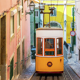 Lisbon by Francesco Riccardo Iacomino
