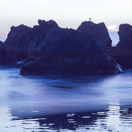 Long exposure of waves and rocks by Jeff Swan