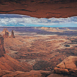 Mesa Arch Panorama by Christopher Thomas