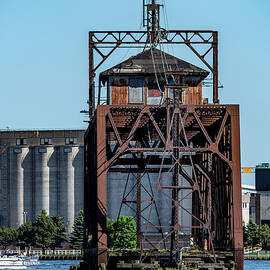 Milwaukee River Bridge by Randy Scherkenbach