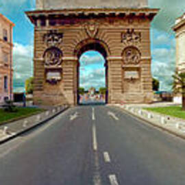 Triumphal Arch Montpellier  by David Zanzinger