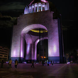 Monumento a la Revolucion by Micah Offman