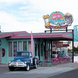 Mr. D'z Route 66 Diner, Kingman, AZ by Gordon Beck