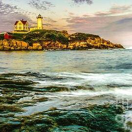 Nubble twilight glow 