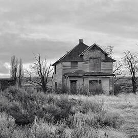 Old Rux House - Rocklyn Washington  by Jerry Abbott