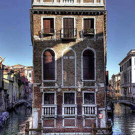 Palazzo Tetta - Venezia - Italy by Paolo Signorini