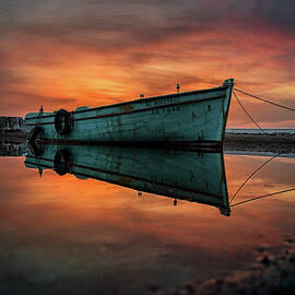 Perfect reflection by Ioannis Sirogiannopoulos