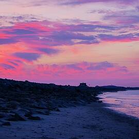 Pink Pastel On Plymouth Beach by Linda Howes