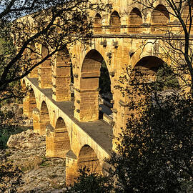 Pont du Gard by Sue Cullumber