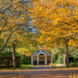 Regents Park Pagoda by Raymond Hill