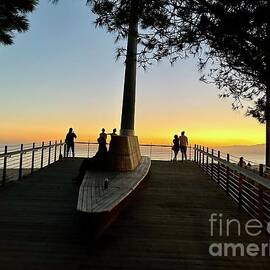 Santa Monica Sunset Lookout Point Ocean View Ocean Park Walkway Walking Trail SM california 2023 by John Shiron