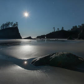 Second Beach Moonscape by Naoki Aiba