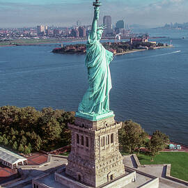 Statue of Liberty close by Kim Lessel