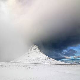 The cloak of winter by Christopher Mathews