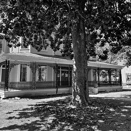 The Fleming House BW by Lee Darnell