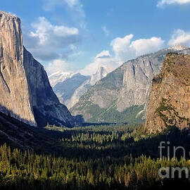 The Valley Sight by the Tunnel View Overlook - Yosemite National Park - California - U.S.A  by Paolo Signorini