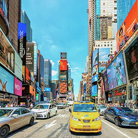 Times Square by Manjik Pictures