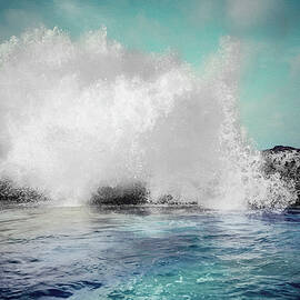 Turquoise Sky, Turquoise Sea