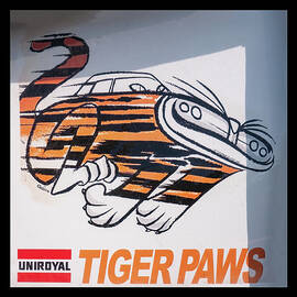 Uniroyal Tiger Paws Tires sign  by Flees Photos