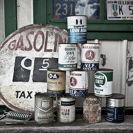 Vintage Oil Cans, Springfield Illinois 2018 by Michael Chiabaudo