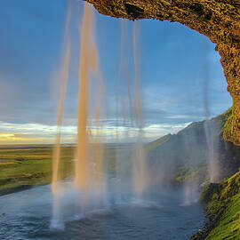 Waterfall on a Cave by Artographie