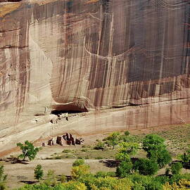 White House Ruin In Canyon De Chelly National Monument by Lyuba Filatova