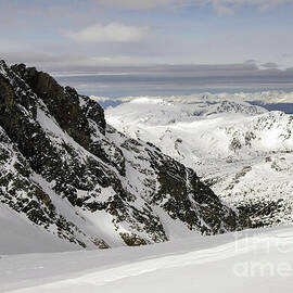 Yeti Photography - On Route by David Jennings