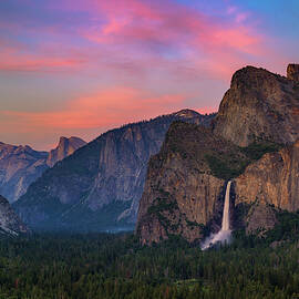 Yosemite Valley and Bridalveil Fall at sunset from tunnel view, Californi by Miroslav Liska