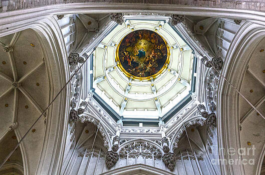 Pravine Chester - Cathedral Dome Pravine Chester - Cathedral Dome