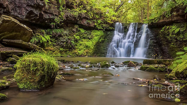 Mariusz Talarek - Goit Stock Waterfall Mariusz Talarek - Goit Stock Waterfall