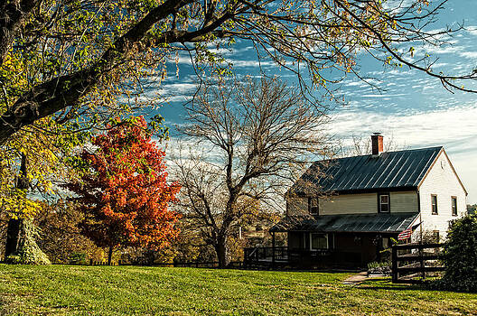 Lara Ellis - Autumn Farm House Lara Ellis - Autumn Farm House
