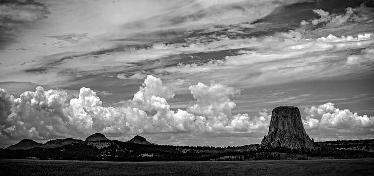 Ray Van Gundy - Big Sky Over Devils Tower Ray Van Gundy - Big Sky Over Devils Tower