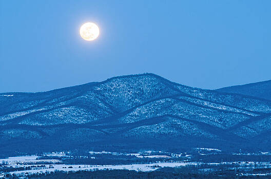 Lara Ellis - Blue Ridge Winter Moon Lara Ellis - Blue Ridge Winter Moon