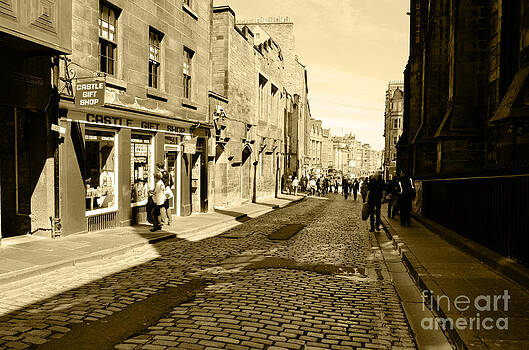 Pravine Chester - Cobbled Street Pravine Chester - Cobbled Street