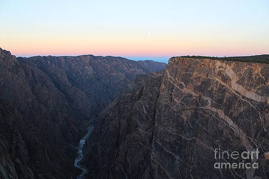 Kate Avery - Dawn at the Black Canyon Kate Avery - Dawn at the Black Canyon