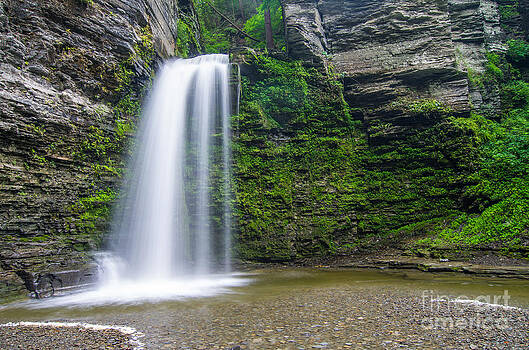 Wayne Johnson - Eagle Cliff Falls Wayne Johnson - Eagle Cliff Falls