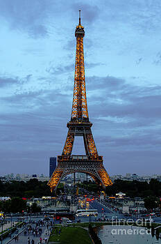 Pravine Chester - Eiffel Tower Pravine Chester - Eiffel Tower