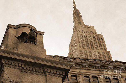 RicardMN Photography - Empire State building from Herald Square Vintage RicardMN Photography - Empire State building from Herald Square Vintage