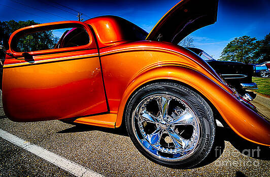 Danny Hooks - Gold Vintage Car Danny Hooks - Gold Vintage Car